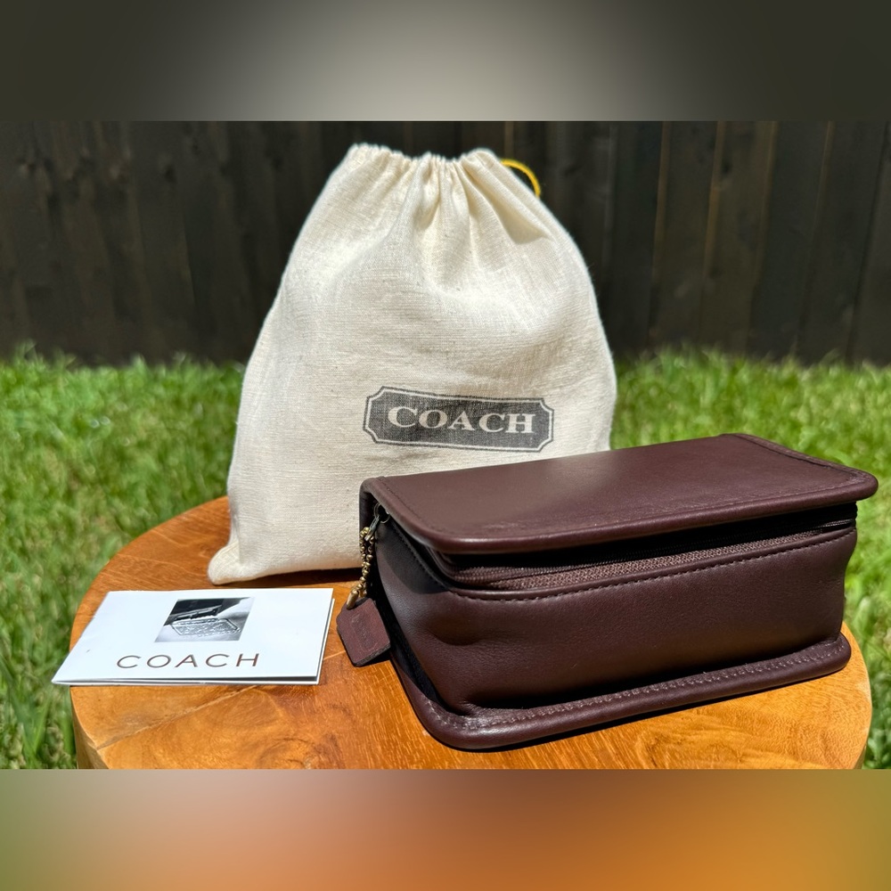 Coach Vintage leather Chubby travel cosmetic case